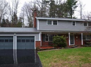 3 Winding Rdg, Clifton Park, NY 12065