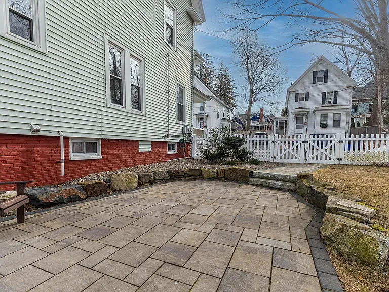 25 Friend St — Photo 9