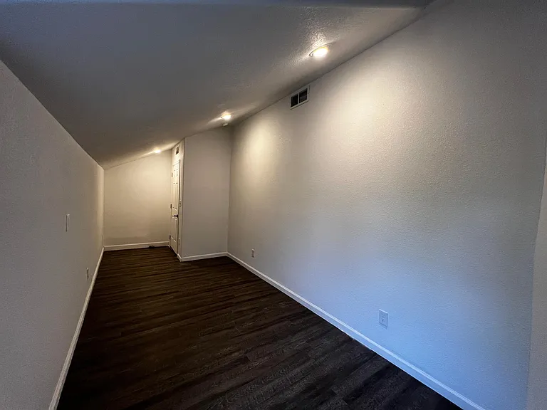 Room 4b