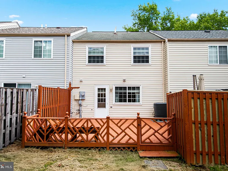 6324 Lightburn Ct — Photo 27