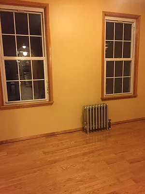 Rented by Metroline Realty | media 21