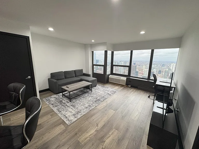 30 E Huron St #5605 — Photo 6