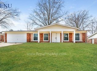 2 Edgestone Ct, Florissant, MO 63033