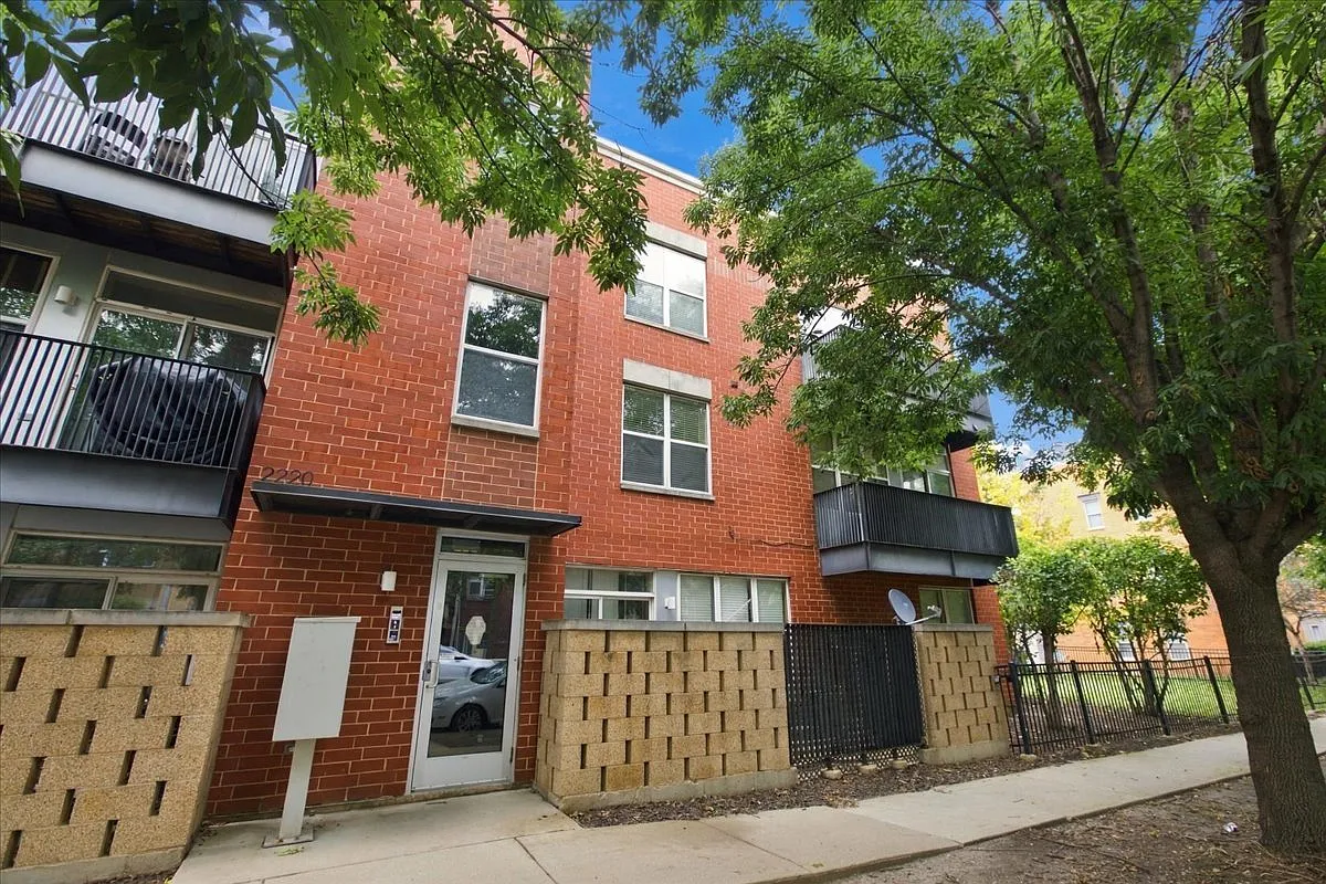 3 bed, $3,000 — Photo 1