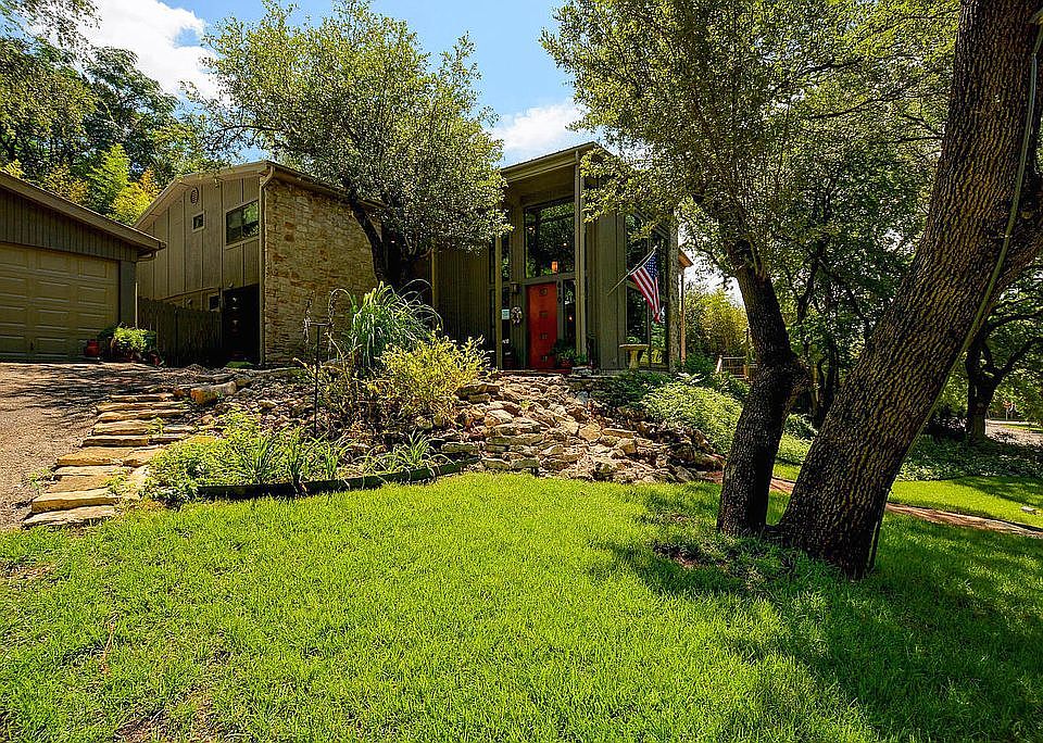 610 Front Entry