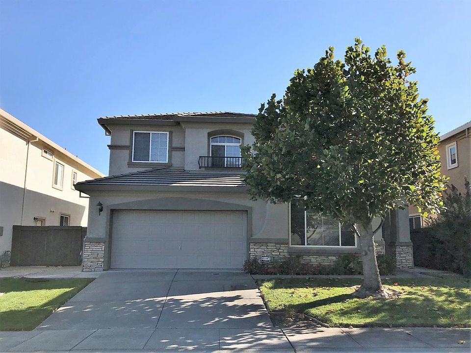 1st image of 3933 Clarewood Way
