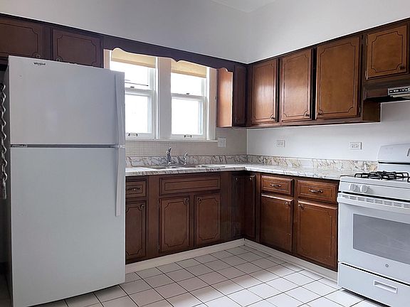 4th image of 5808 W Cornelia Ave #2