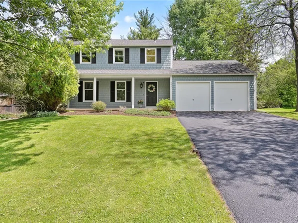 8841 Wandering Way, Baldwinsville, NY 13027