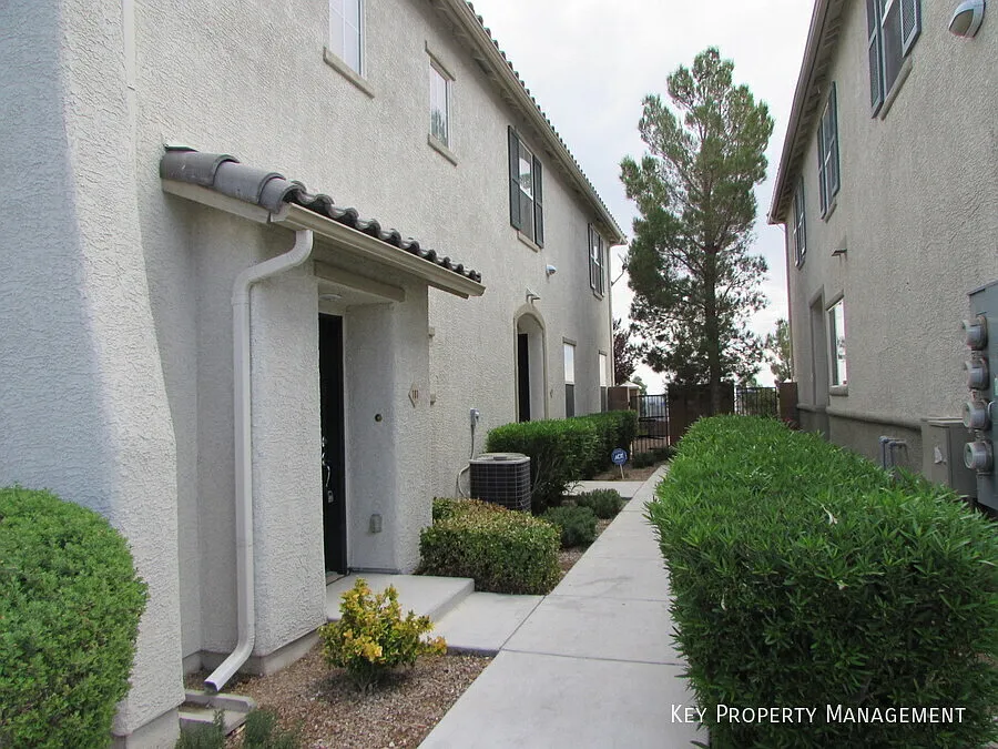 Building Photo - 7332 Marble Lake St #101