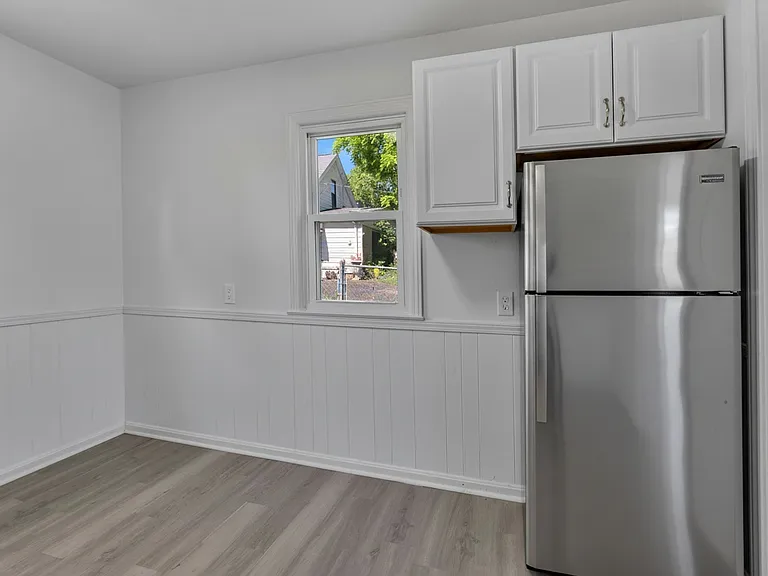 610 Elm St — Photo 4