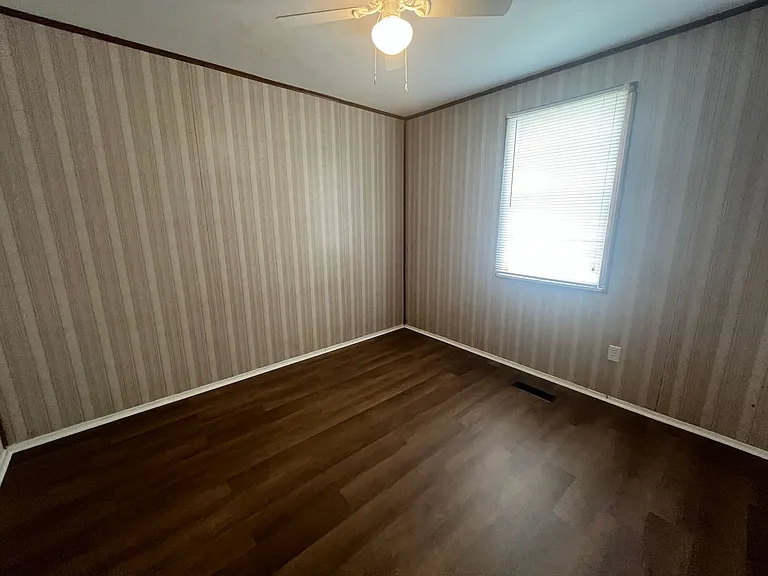 511 Bailey St — Photo 10
