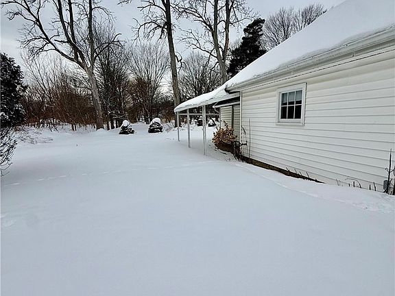 5th image of 22 Maple Ave