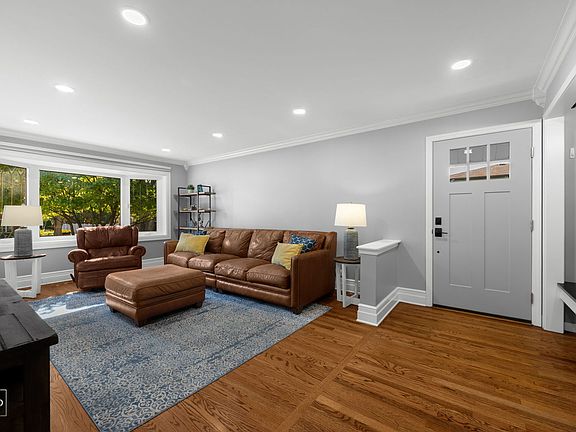 5th image of 562 Coolidge Ave
