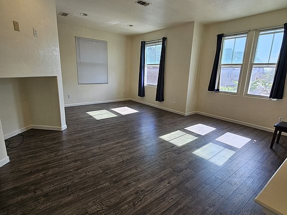 2nd image of 612 Heather Glenn Ln
