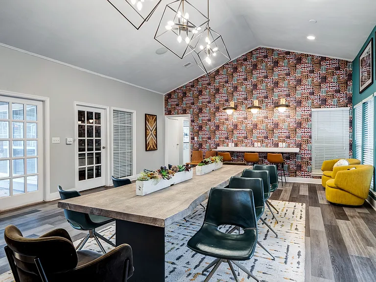 Amberton Apartments — Photo 9