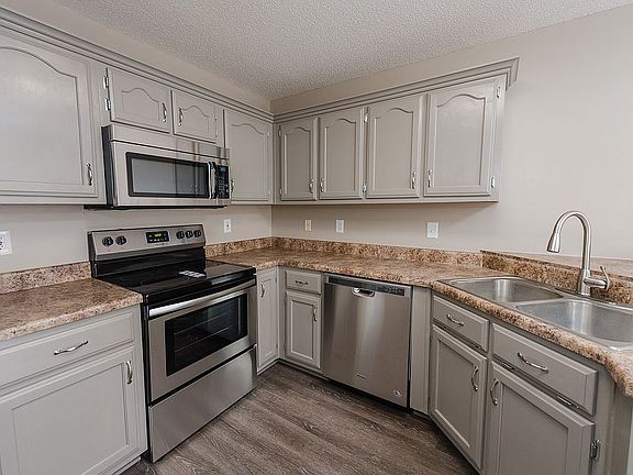 5th image of 50 Cypress Grove Cv