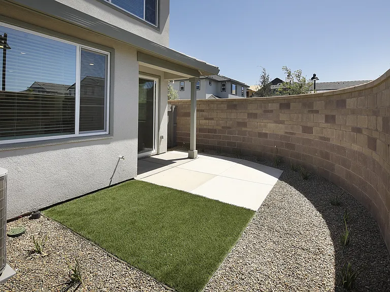 Escala at Stanford Crossing — Photo 26