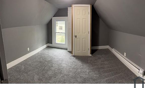 3rd image of 10527 Earle Ave #2
