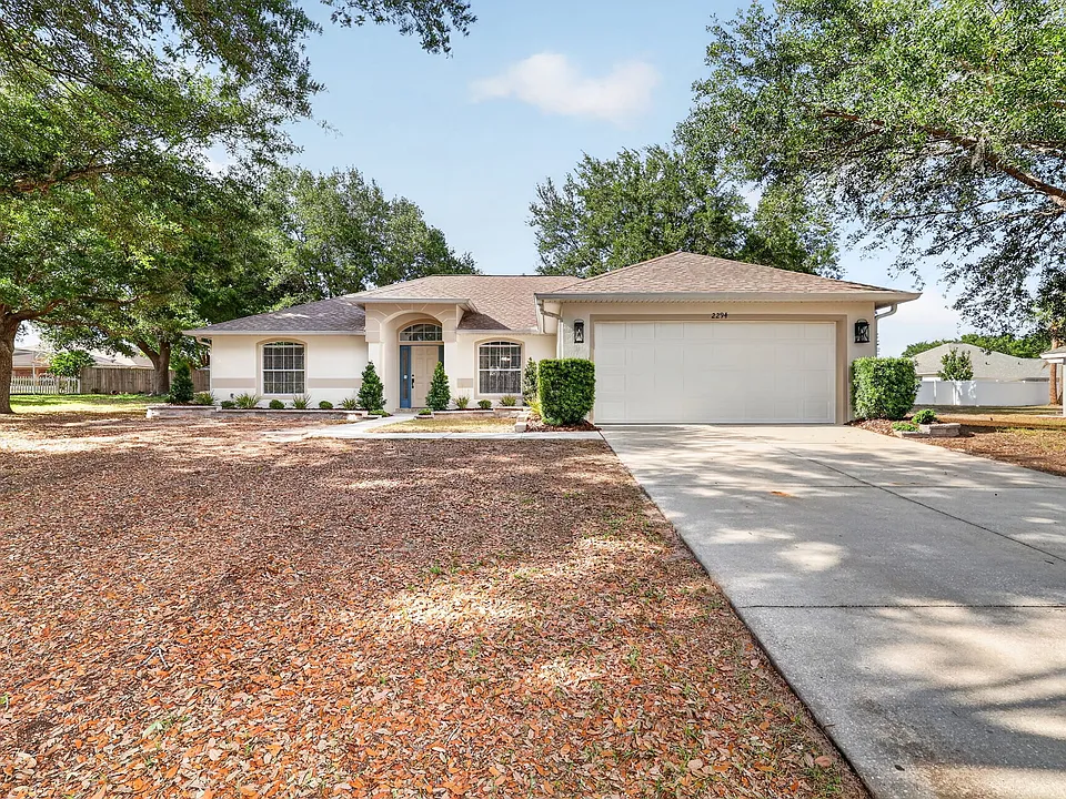 2294 Knollwood Dr