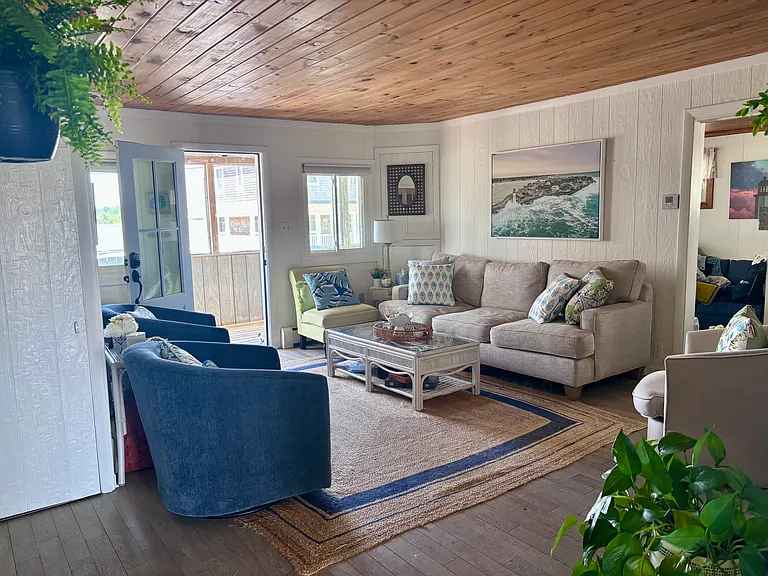 49 Lighthouse Rd — Photo 4