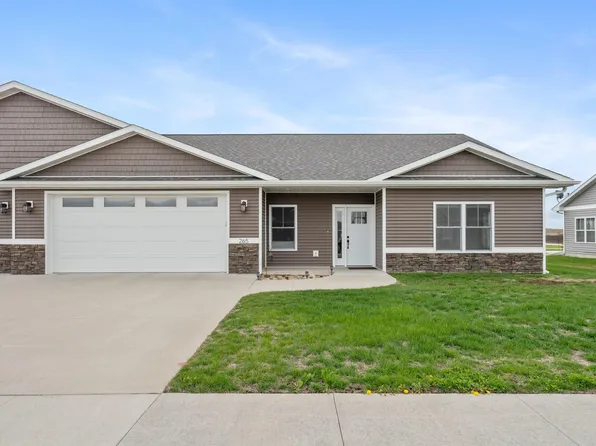 265 Meadow Brook Trl, Manchester, IA 52057