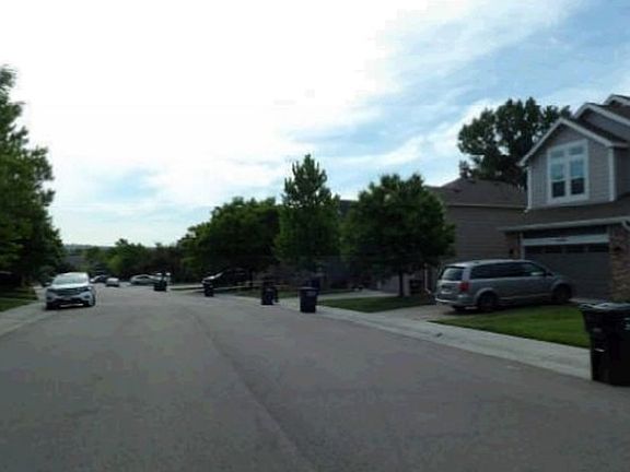 Exterior Neighborhood (street photo)