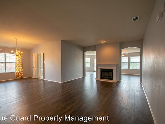 2nd image of 733 Redwing Dr
