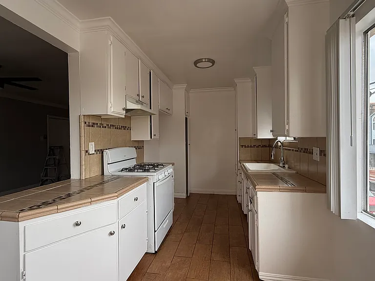 634 N Kingsley Dr #3 — Photo 3