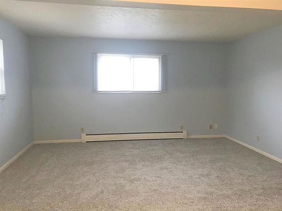 2nd image of 605 Bradley Dr APT D