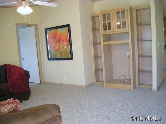 3rd image of 448 Sassafras Dr