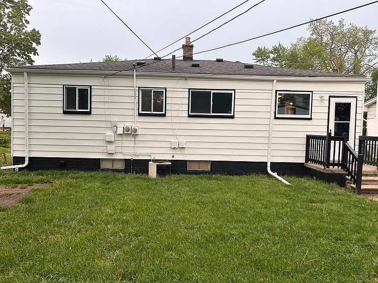 22761 Beechwood Ave — Photo 21
