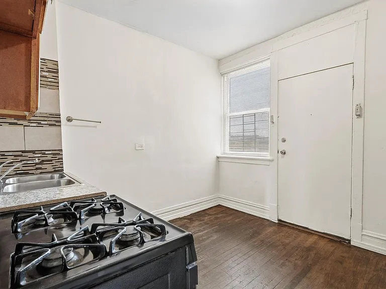 3748-3752 W Division St #3752-3W — Photo 5