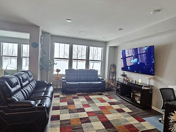 5th image of 577 Watercress Dr