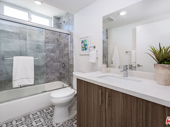 5th image of 5229 Willowcrest Ave #403