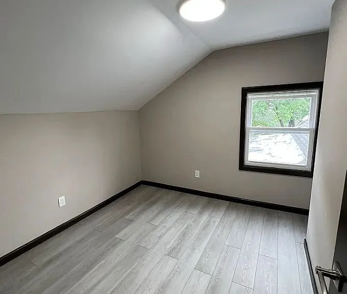 163 Elwood Ave #D — Photo 2