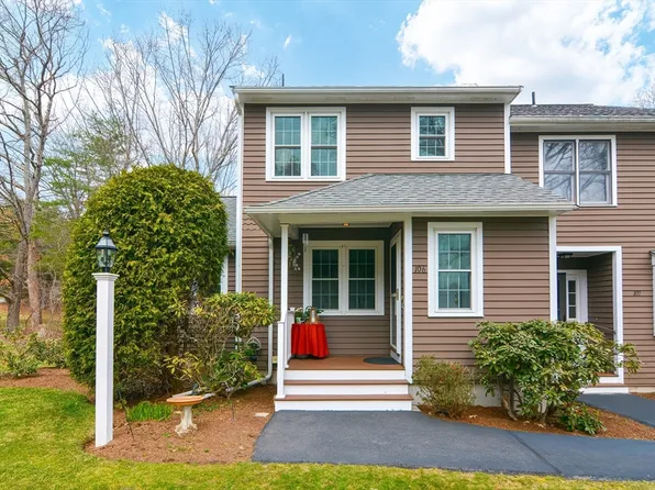 106 Laurelwood Dr, Hopedale, MA 01747