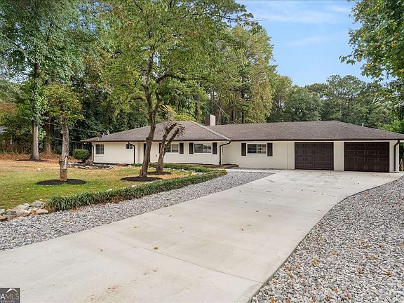 2nd image of 2410 Rugby Ave