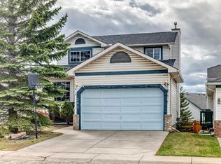 264 Hawkmount Close E, Calgary, AB T3G 3Z4
