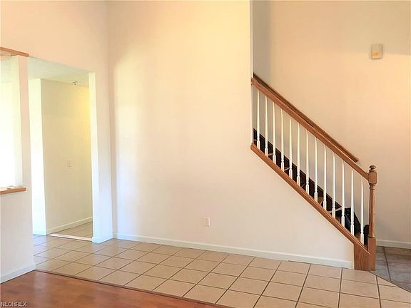 5th image of 115 Hawthorne St