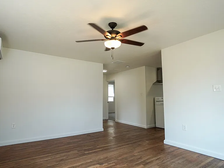 4213 W Clark St — Photo 5