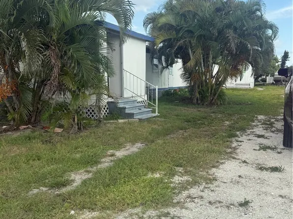 4821 Curlew Dr, Saint James City, FL 33956