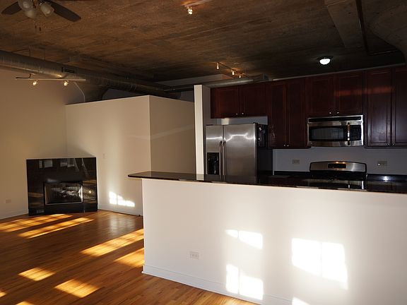 3rd image of 1110 W 15th St Unit 123