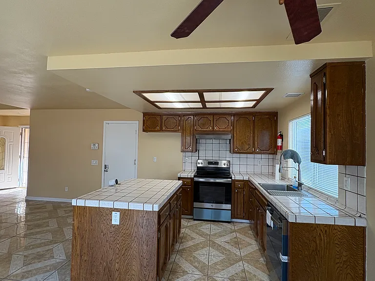4220 W Corona Ave — Photo 6
