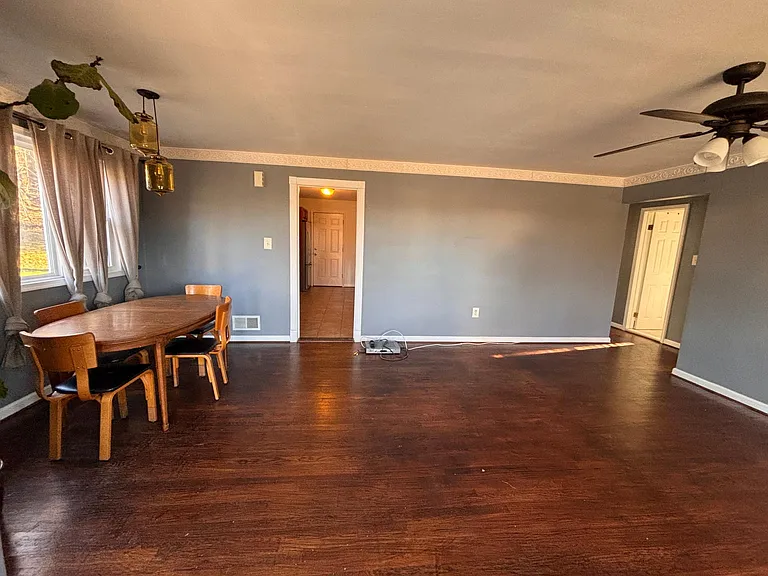 Rosemary Ln — Photo 3
