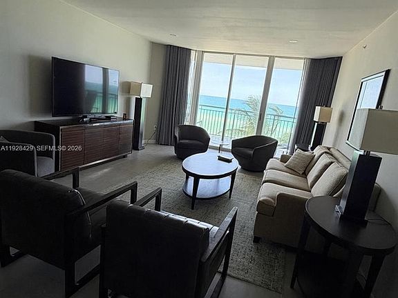 4th image of 17375 Collins Ave #601