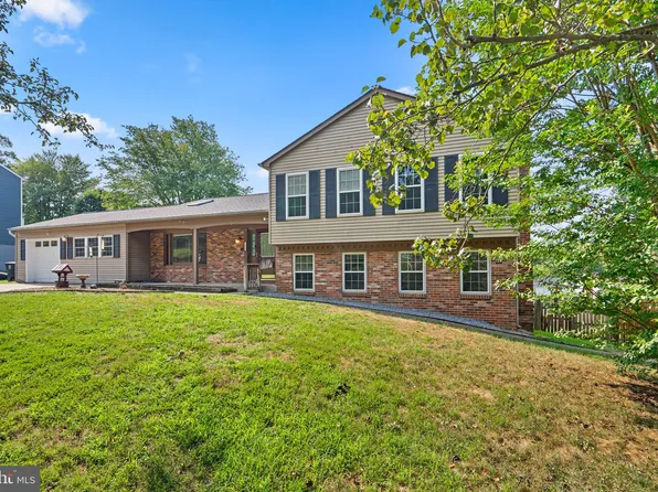 9913 Locust St, Glenn Dale, MD 20769