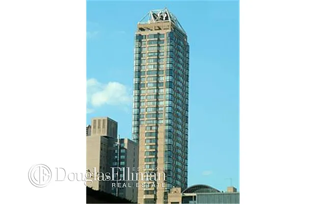 Rented by Douglas Elliman | media 32