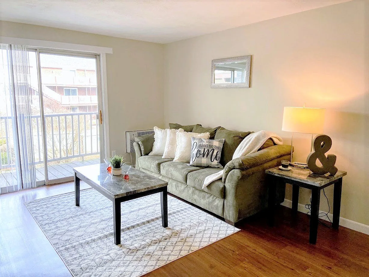 Coach House — Photo 4