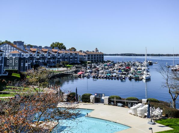 18865 Vineyard Point Ln