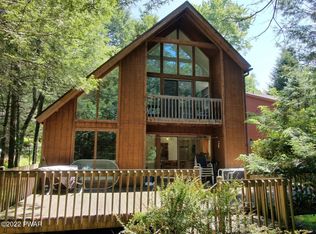 156 Laurel Ln, Greentown, PA 18426